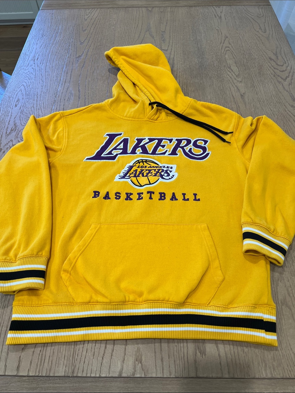 Calling all Lakers Fans! Retro Style Men’s hoodie